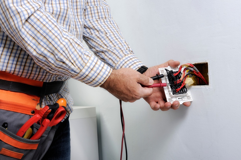 Residential Electrician in Palm Springs, CA